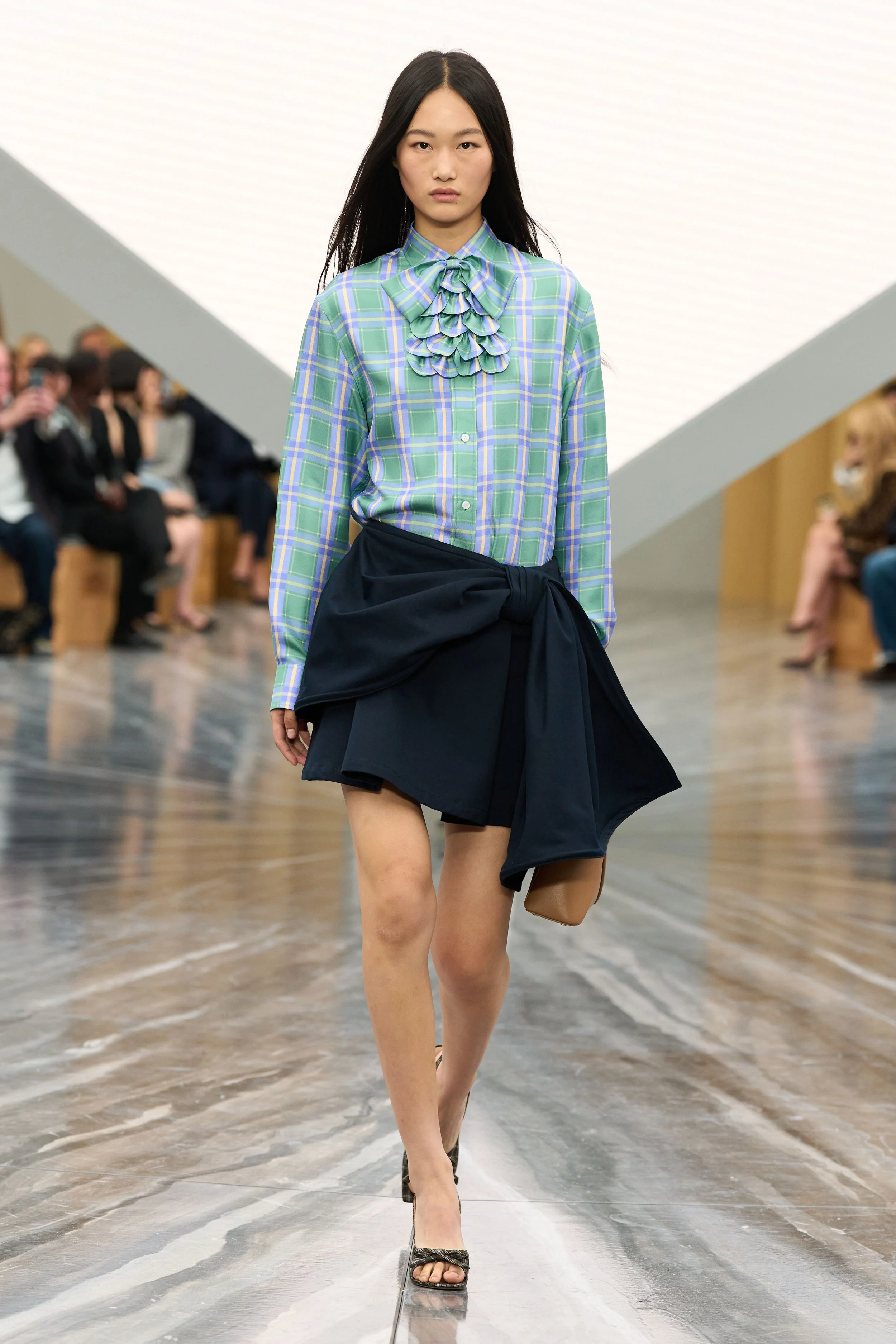 DIOR SS26 - SHOW REPORT - BEHIND THE BLINDS —